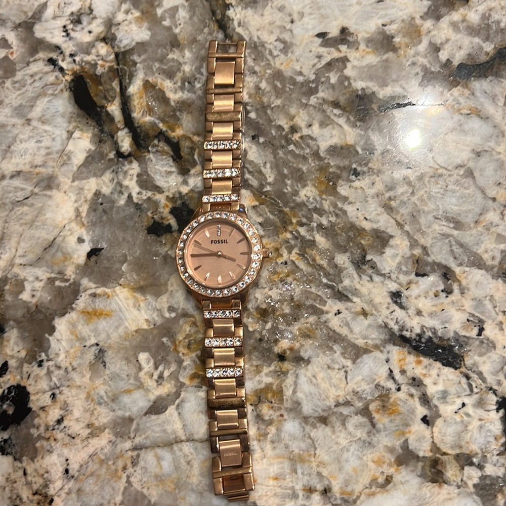 Fossil Rose Gold With Bling And Second Hand - image 3